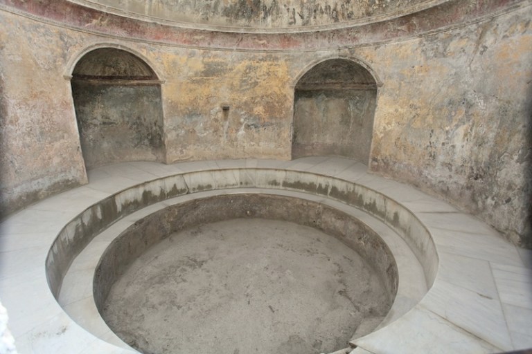 pompeii-bath-130111