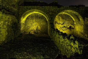 Pompei_ Ambienti voltati lungo Via Stabiana_ Su concessione della Soprintendenza Speciale per Pompei%2c Ercolano e Stabia -® Mondadori Electa -® Photo by Luigi Spina (9)(1)