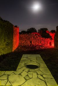 Pompei_ Termopolio in Via di Castricio_ Su concessione della Soprintendenza Speciale per Pompei%2c Ercolano e Stabia -® Mondadori Electa -® Photo by Luigi Spina (8)